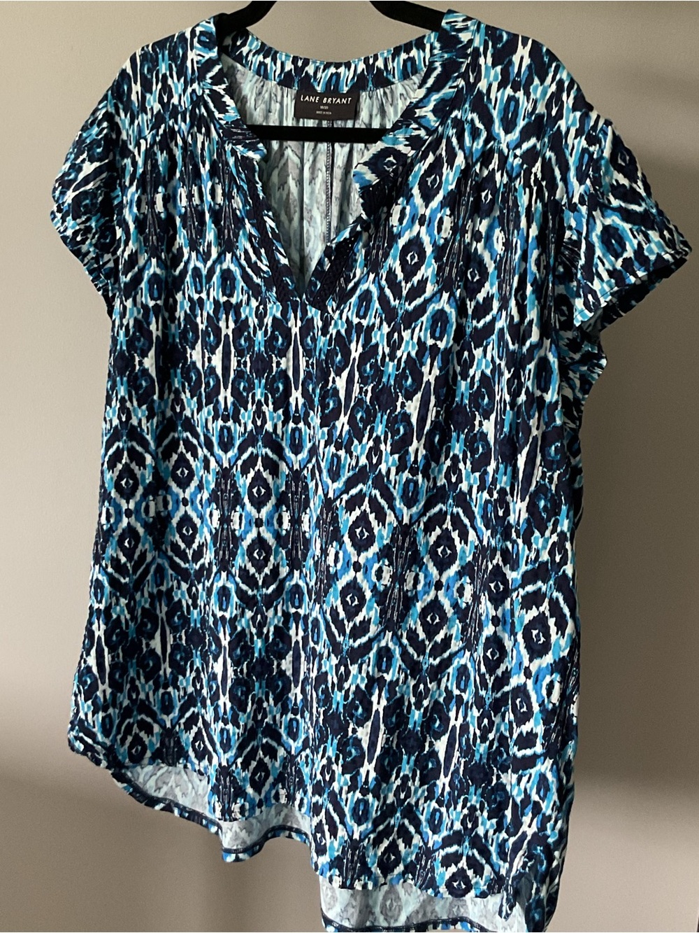 Lane Bryant White & Navy Ikat V-Neck Blouse